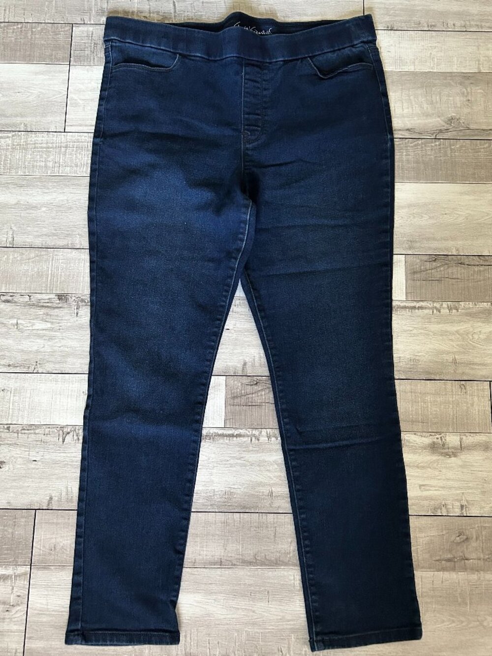 Gloria Vanderbilt Size 16 All-Around Slimming Effect Dark Wash Jeans